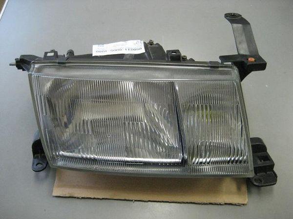 Toyota crown 1991 right head light assembled [0510800]