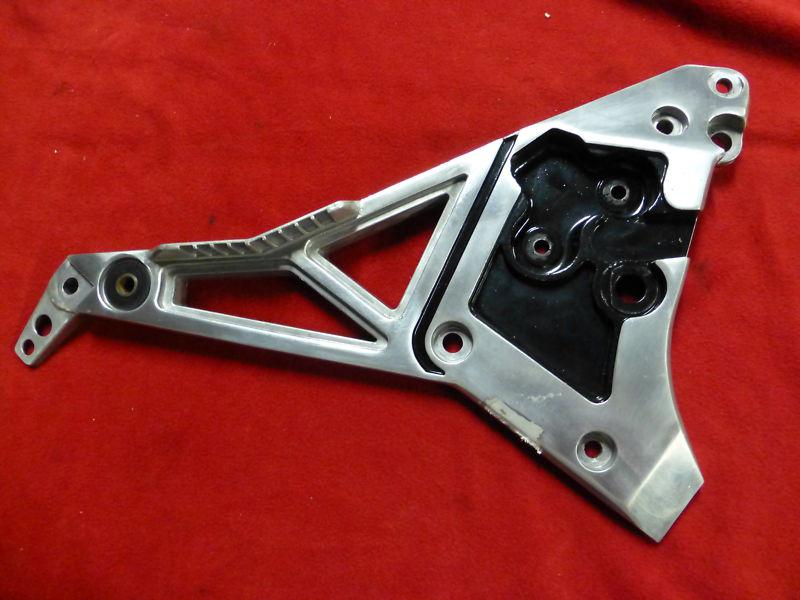 1984 1985 yamaha fj1100 nice side peg mount back side plate 36y left bracket