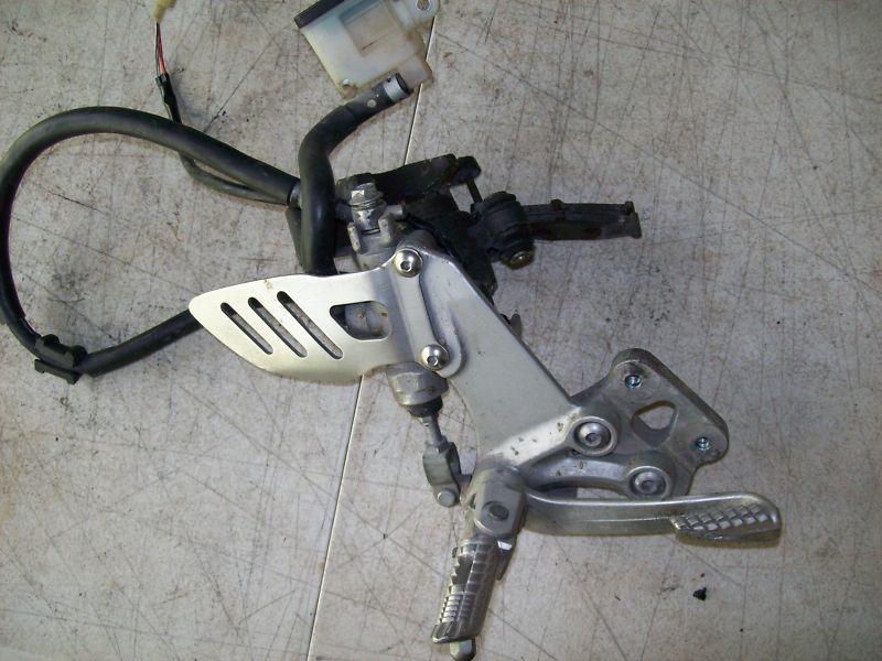 2006 suzuki gsxr600/750 rear brake set up / brake caliper / resovouir