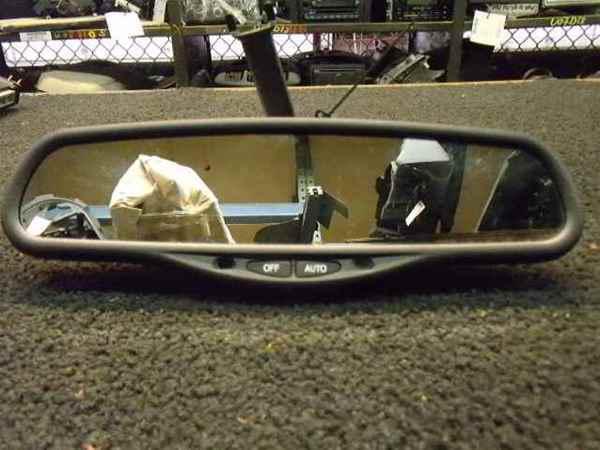 05-06 toyota tacoma oem auto dim rear view mirror lkq