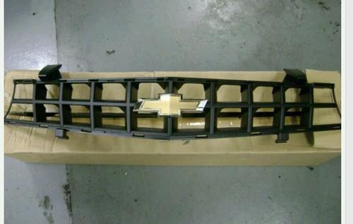 Oem factory 2010-2013 chevrolet camaro grille w/ gold bowtie