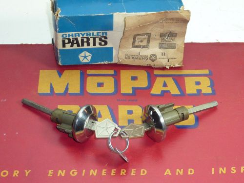 Nos chrysler door lock set original pentastar logo keys genuine mopar 1960&#039;s