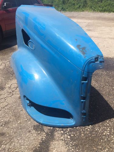 Peterbilt 387 2007 hood passenger side fender good condition