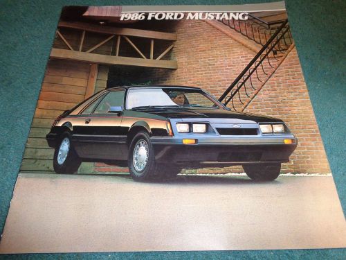 1986 ford mustang sales catalog / folder / brochure / good original fomoco item