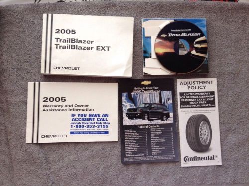 2005 trailblazer/trailblazer ext owner&#039;s manual w/ case