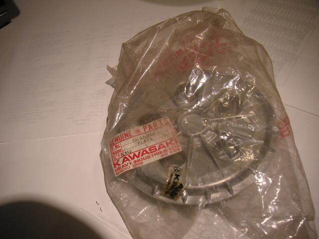 Clutch spring plate   gpz550  kz550 kz 550 750 ltd 13187-008 kawasaki nos