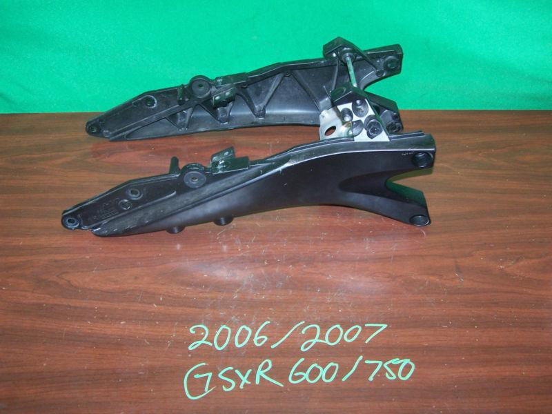 2007 07 2006 06 suzuki gsxr 600 750 gsxr600 gsxr750  oem subframe sub frame