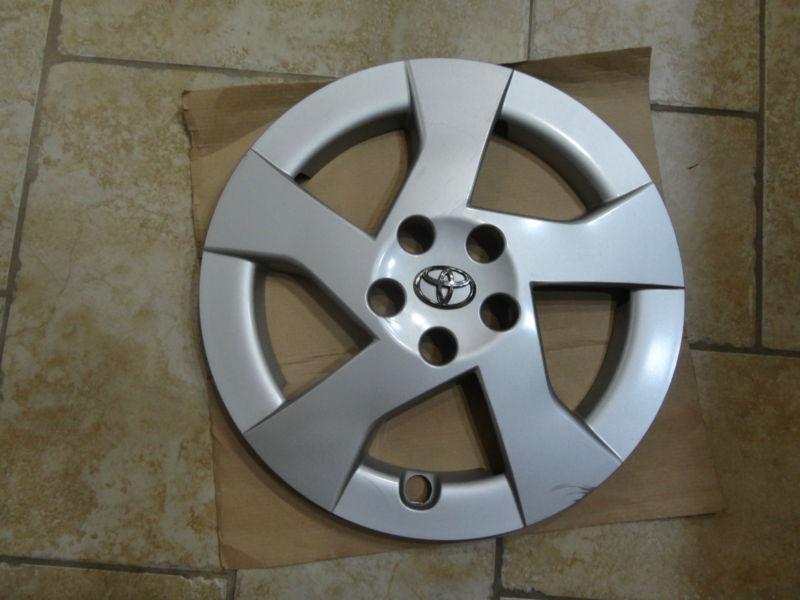 2009 2010 2011 toyota oem 15" prius hubcap wheel cover looks nice!!!