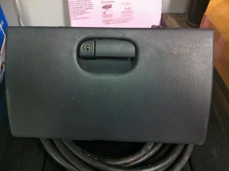 Glove box door - jeep wrangler - 1997-2006 color is agate