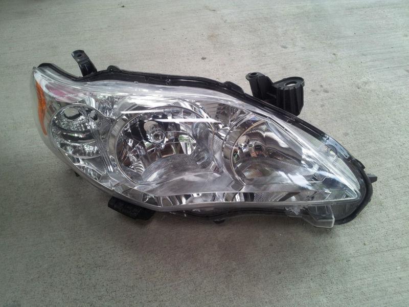 2012 toyota corolla right (passenger) side headlamp