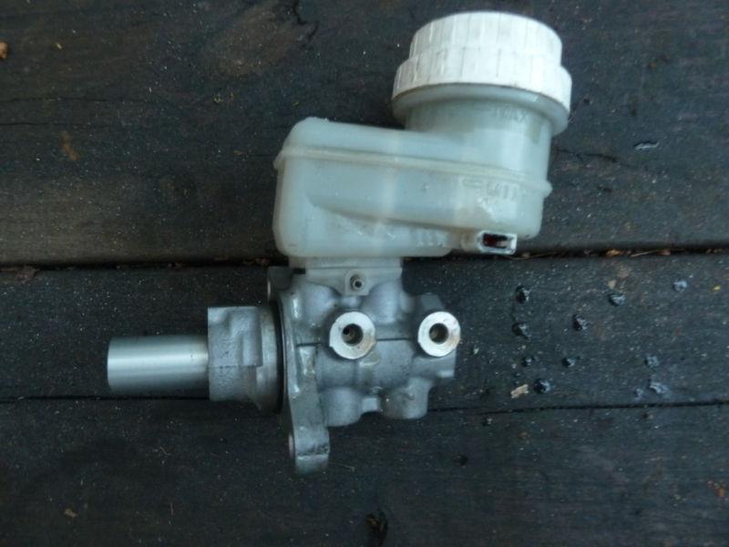 06 mitsubishi eclipse master brake cylinder with tank