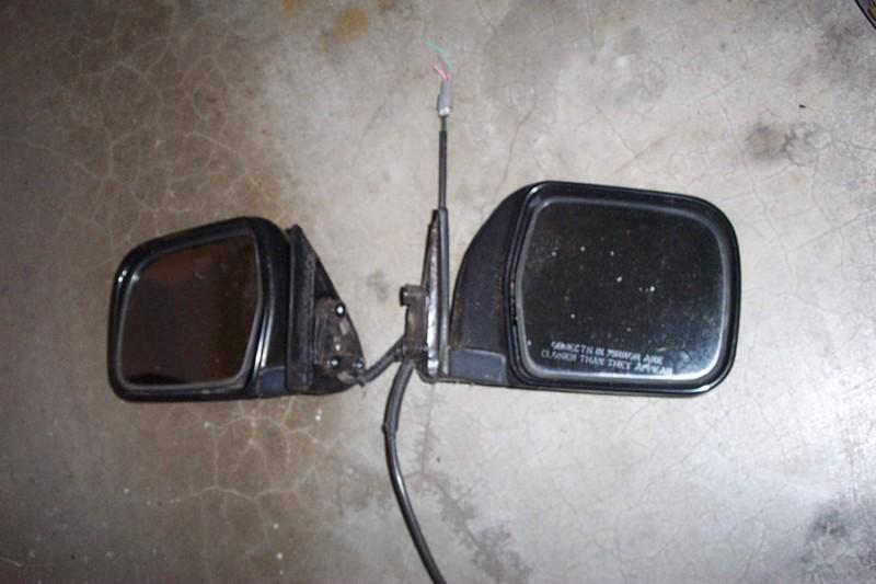 Used  1990  4runner   pair  of  electrically  operated  side  view  mirrors