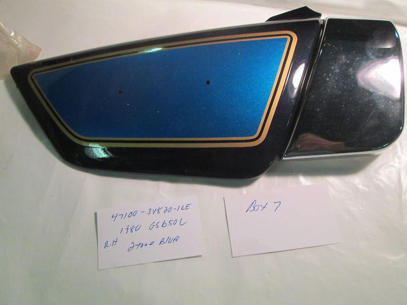 Suzuki gs650l nos oem r/h side cover in blue  pn 47111-34820-1le