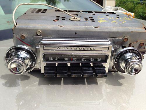 1963 oldsmobile original am delco radio. works great!! # 982136