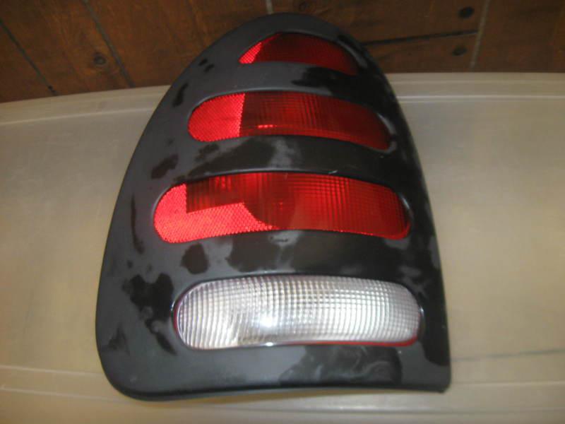 Dodge caravan tail light complete left hand driver side 1996 - 2000