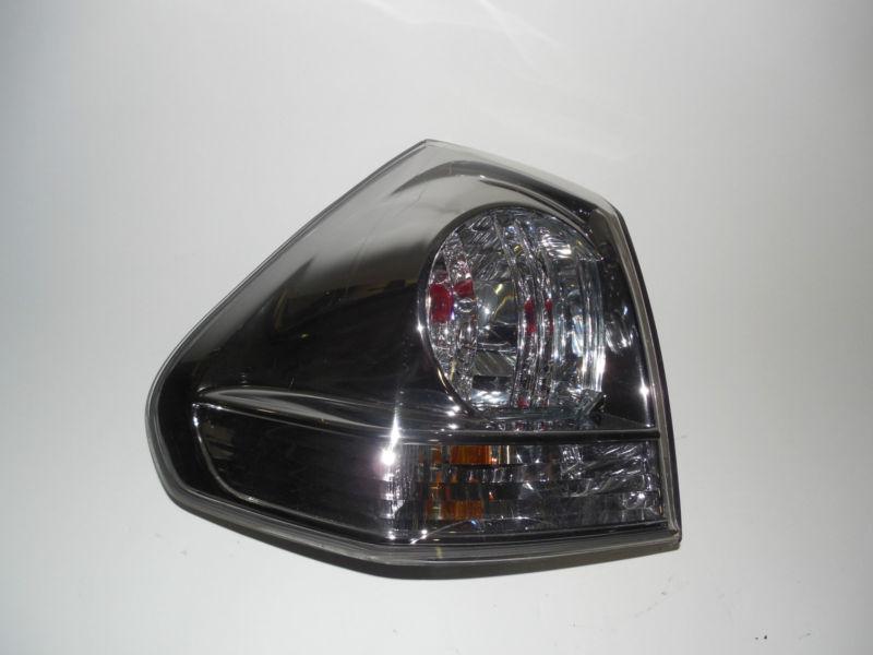 04 05 06 07 08 09 lexus rx330 rx350 oem left tail light nice!