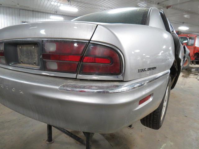 2004 buick park avenue outer tail light lamp right