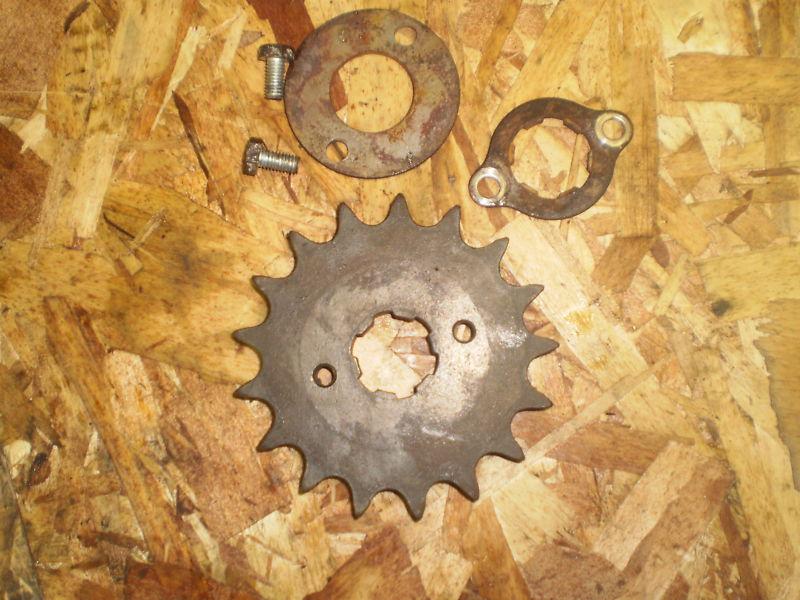 Honda cb550 engine drive sprocket  17 tooth teeth 