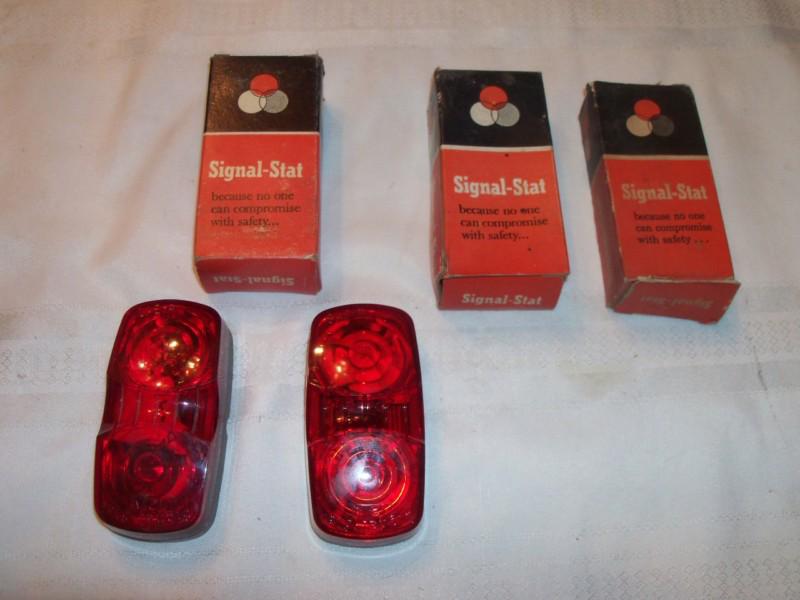 5 signal stat 1203 lights -3 red & 2 amber somewith - some without box - all new