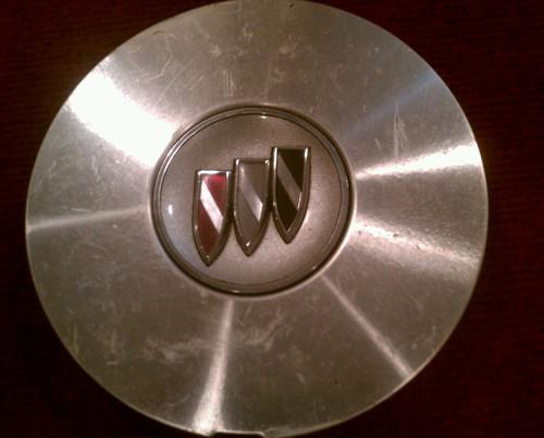 1997-2000 buick regal wheel center cap (1) free shipping