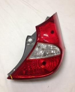 2012 - 13 hyundai accent hatchback tail light lamp passenger side with wiring 