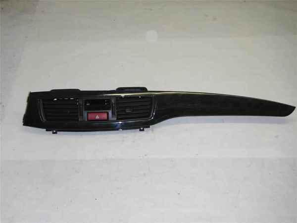 2005 mitsubishi lancer oem digital clock w/ bezel lkq