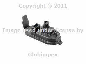 Volvo (94-97) turn signal bulb socket genuine new + 1 year warranty