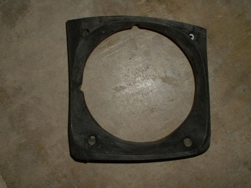 Triumph tr7  rubber headlight bezel, good used, left. tr 7 tr8 