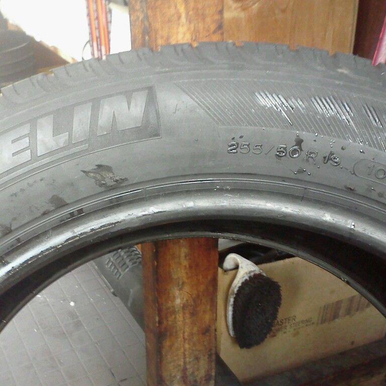 1 slightly used michelin lattitude 255 50 19 tire with 5/32  tread!!!!!