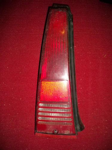 86-91 ford taurus wagon tail light left no bulbs