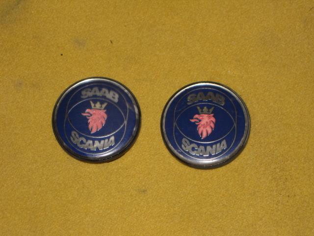 Saab 900se wheel center caps <2> #4566311  &  #pa66-m30 1995 nice