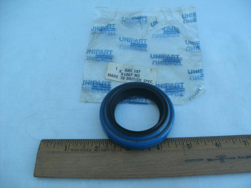 Triumph tr7 rear axle outer seal