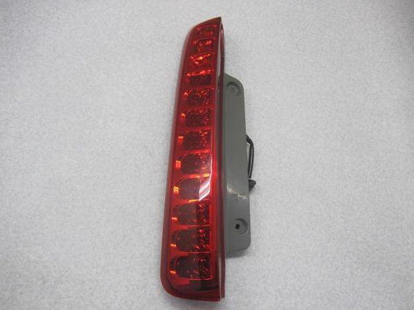 Toyota isis 2005 rear left combination lamp [7615600]