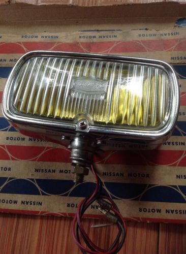 Rare deluxe ever wing spot light 24v.datsun 411 510 521 620 720 nos