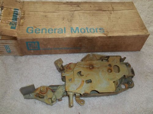 Nos 1967 all full size gm chevrolet oldsmobile cadillac 2 door rh door latch