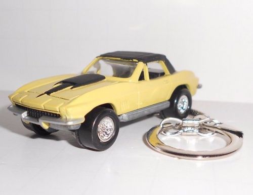 1967 chevy corvette roadster key chain