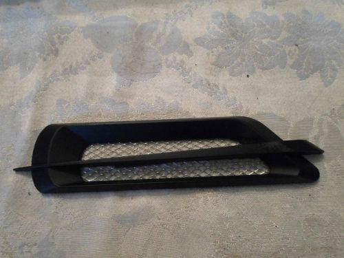 94-98 land rover discovery front passenger fender trim