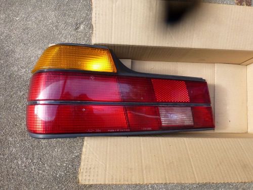 1988 bmw 735i  drivers left side tail light assembly 1 379 497l-- ulo 384 30