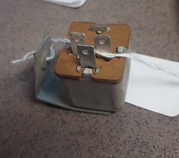 Mopar seatbelt relay+bracket 72-74 &#034;e&#034; bodys challenger+barracuda mlds.3588587