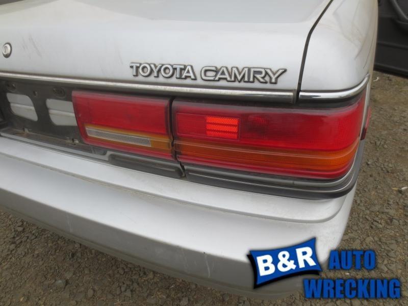 Lid mounted taillight for 90 91 toyota camry ~ sdn   from 2/90