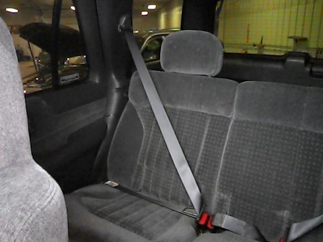 1999 chevy s10 blazer rear seat belt & retractor only rh passenger gray