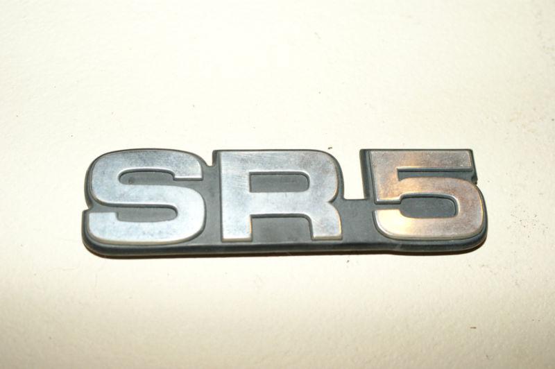 Toyota 4runner rear emblem sr5  1986-1989