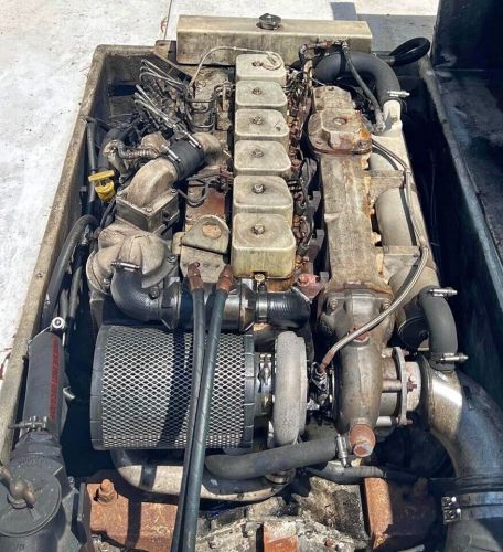 Cummins 6bta 5.9-m  ,  330 / 315 hp marine diesel engine w/ zf 220a 2-1 gear