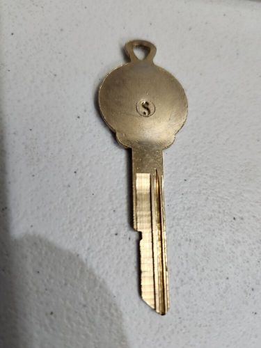 Chevrolet gold bowtie corvette camaro ss impala 1969 1973 1977 1981 gm key blank