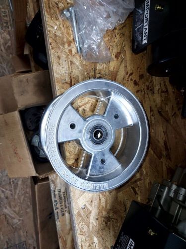 6&#034; azusa tri-star wheel 4&#034; wide with bolts and 5/8&#034; precision  bearings new