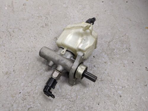 Porsche cayenne 4.5 v8 brake master cylinder