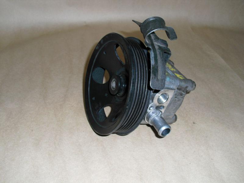 1999 volvo c70/s70/v70 power steering pump -- 8251734