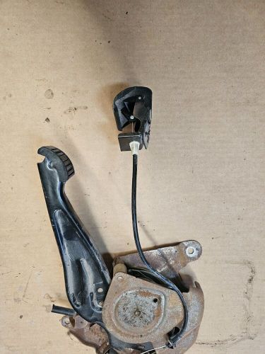 01-07 chevrolet/gmc silverado 2500hd 3500hd parking brake pedal assembly oem