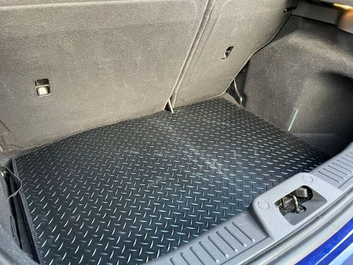 Tailored for nissan qashqai (j10) (2007-2014) - heavy duty rubber boot liner mat