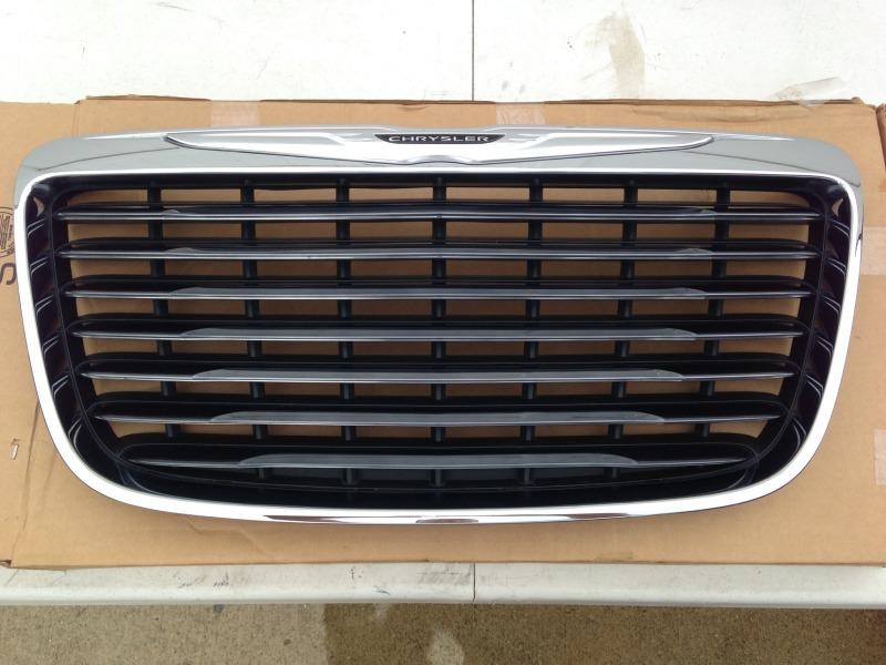 Chrysler 300 300c 2011-2013 oem factory grille grill 